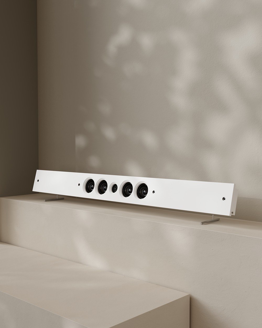 C-4-1_SOFTPACK_STANDING_WHITE_SIZE_1